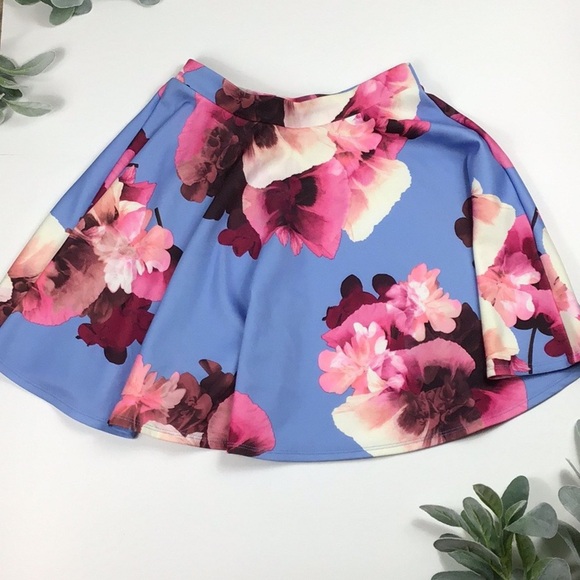 Soprano Dresses & Skirts - Soprano > Floral Skirt Small